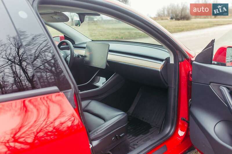 Внедорожник / Кроссовер Tesla Model Y 2020 в Умани