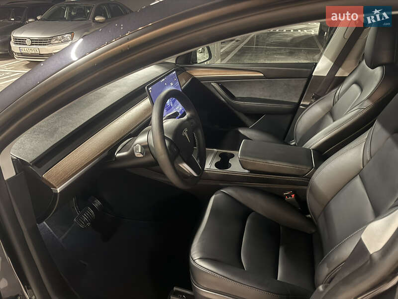 Внедорожник / Кроссовер Tesla Model Y 2024 в Львове