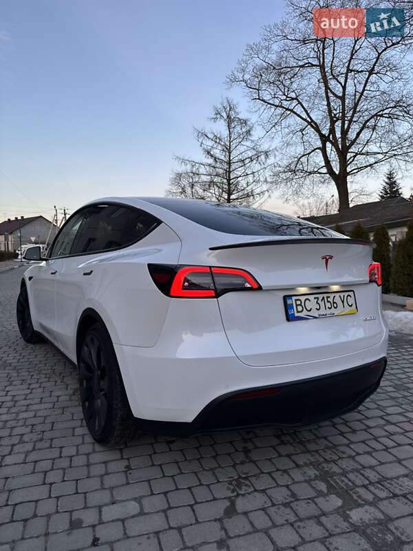 Позашляховик / Кросовер Tesla Model Y 2021 в Львові