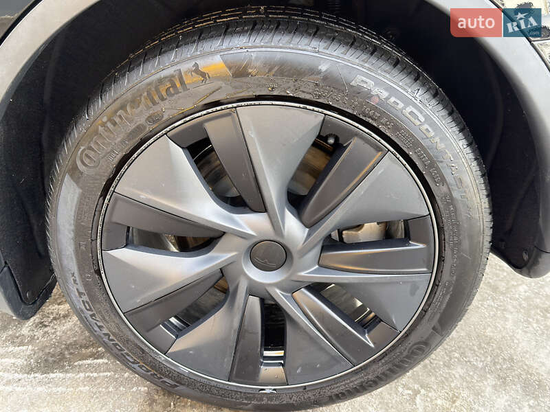 Позашляховик / Кросовер Tesla Model Y 2024 в Харкові