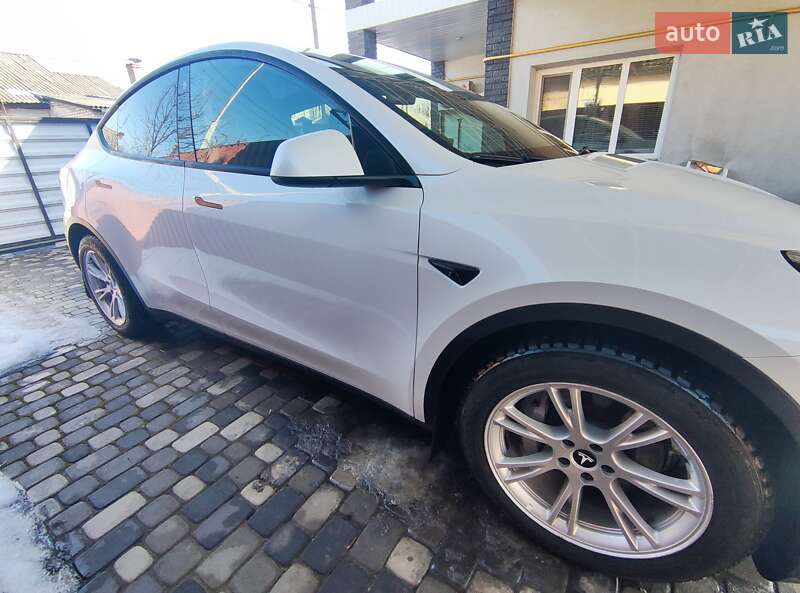 Внедорожник / Кроссовер Tesla Model Y 2022 в Черкассах