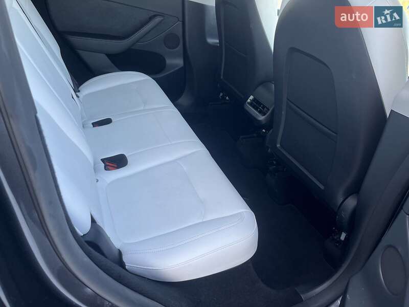 Позашляховик / Кросовер Tesla Model Y 2024 в Харкові