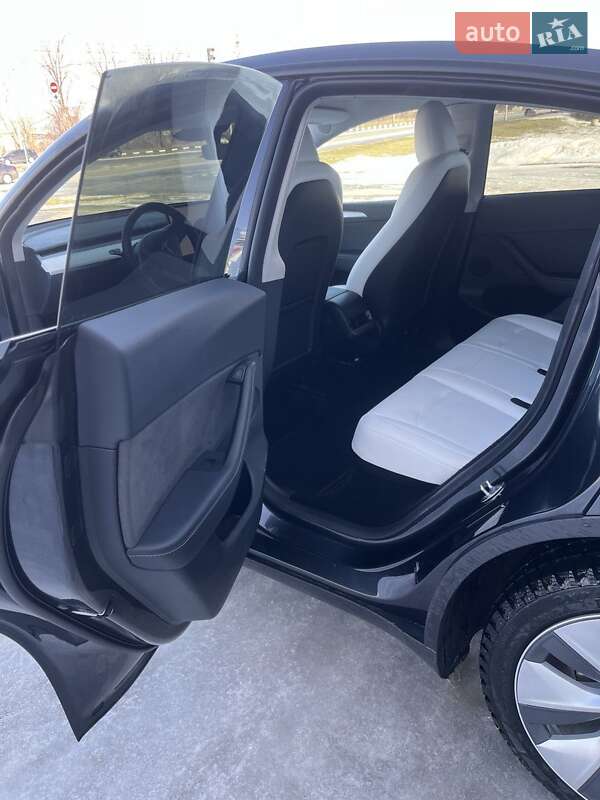Позашляховик / Кросовер Tesla Model Y 2024 в Харкові