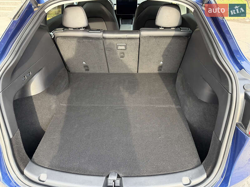 Позашляховик / Кросовер Tesla Model Y 2021 в Києві