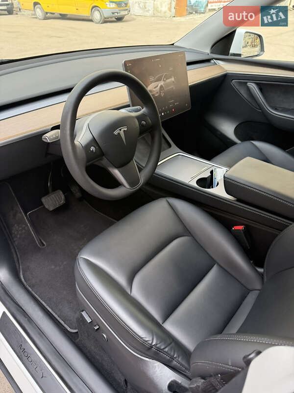 Позашляховик / Кросовер Tesla Model Y 2023 в Дніпрі