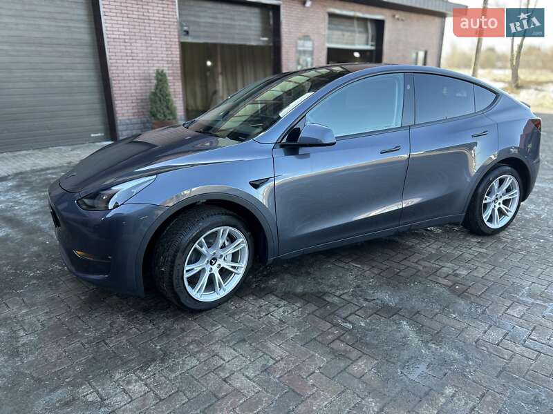 Внедорожник / Кроссовер Tesla Model Y 2023 в Чернигове