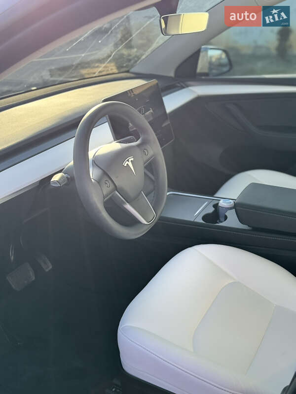 Позашляховик / Кросовер Tesla Model Y 2024 в Дніпрі фото 9 Позашляховик / Кросовер Tesla Model Y 2024 в Дніпрі