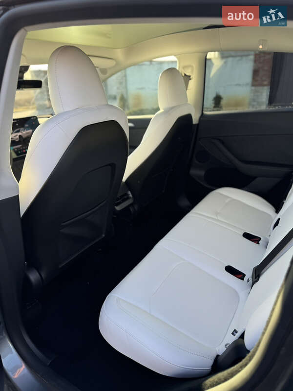 Позашляховик / Кросовер Tesla Model Y 2024 в Дніпрі фото 12 Позашляховик / Кросовер Tesla Model Y 2024 в Дніпрі