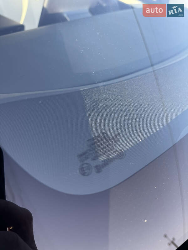 Позашляховик / Кросовер Tesla Model Y 2024 в Дніпрі фото 16 Позашляховик / Кросовер Tesla Model Y 2024 в Дніпрі