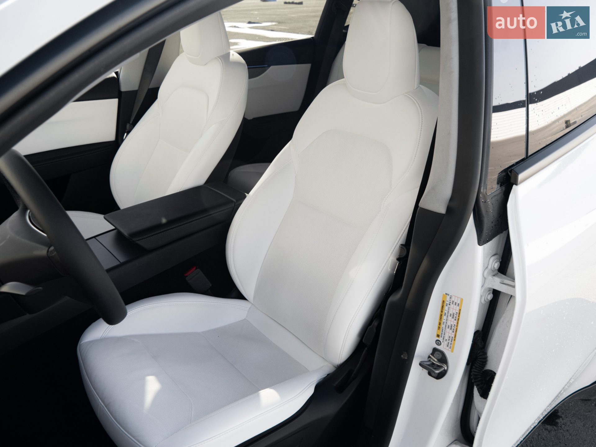 2025 Tesla Model Y - мініатюра 19