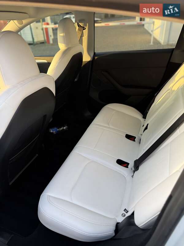 Позашляховик / Кросовер Tesla Model Y 2024 в Одесі
