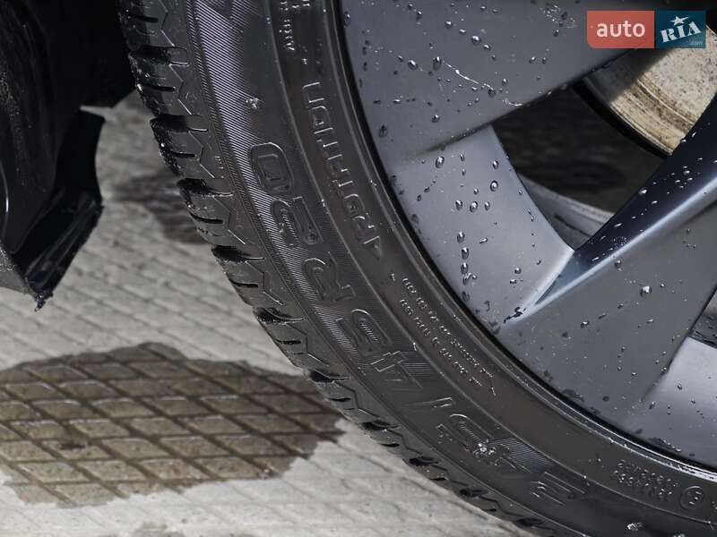 Внедорожник / Кроссовер Tesla Model Y 2020 в Харькове