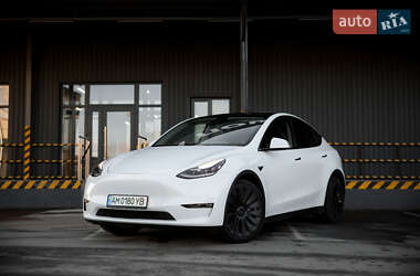 Внедорожник / Кроссовер Tesla Model Y 2023 в Киеве
