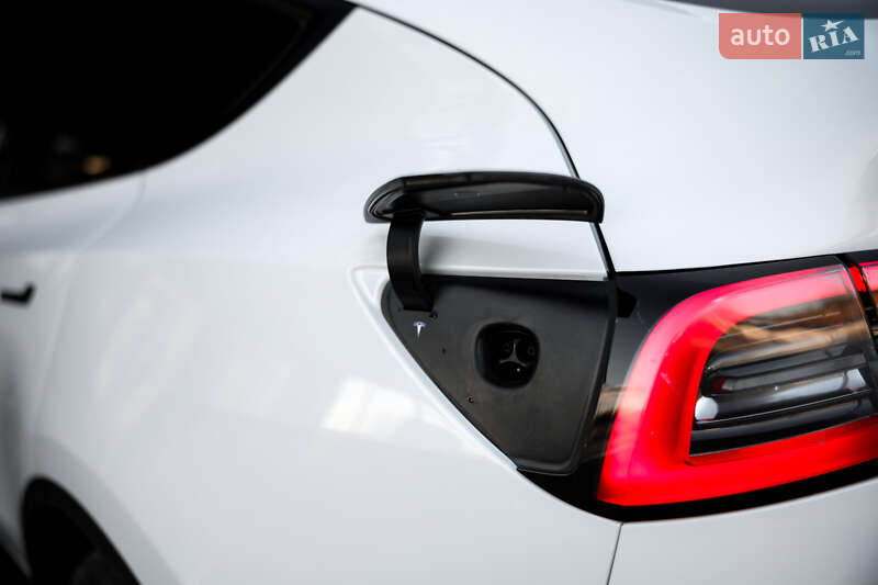 Позашляховик / Кросовер Tesla Model Y 2023 в Житомирі фото 68 Позашляховик / Кросовер Tesla Model Y 2023 в Житомирі