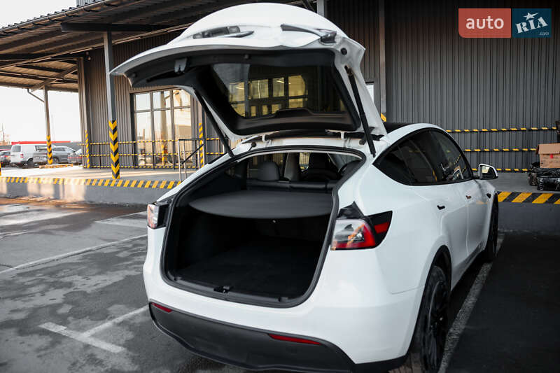 Позашляховик / Кросовер Tesla Model Y 2023 в Житомирі фото 37 Позашляховик / Кросовер Tesla Model Y 2023 в Житомирі