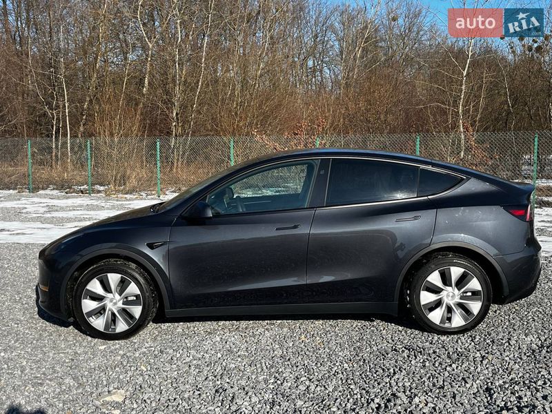 Позашляховик / Кросовер Tesla Model Y 2024 в Львові фото 4 Позашляховик / Кросовер Tesla Model Y 2024 в Львові