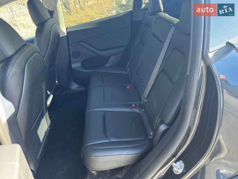 Позашляховик / Кросовер Tesla Model Y 2024 в Львові фото 13 Позашляховик / Кросовер Tesla Model Y 2024 в Львові