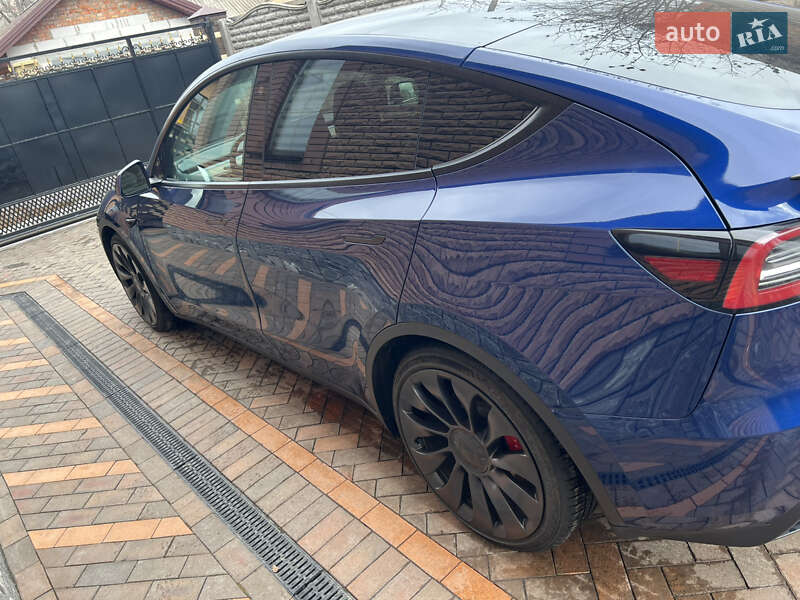 Позашляховик / Кросовер Tesla Model Y 2023 в Полтаві