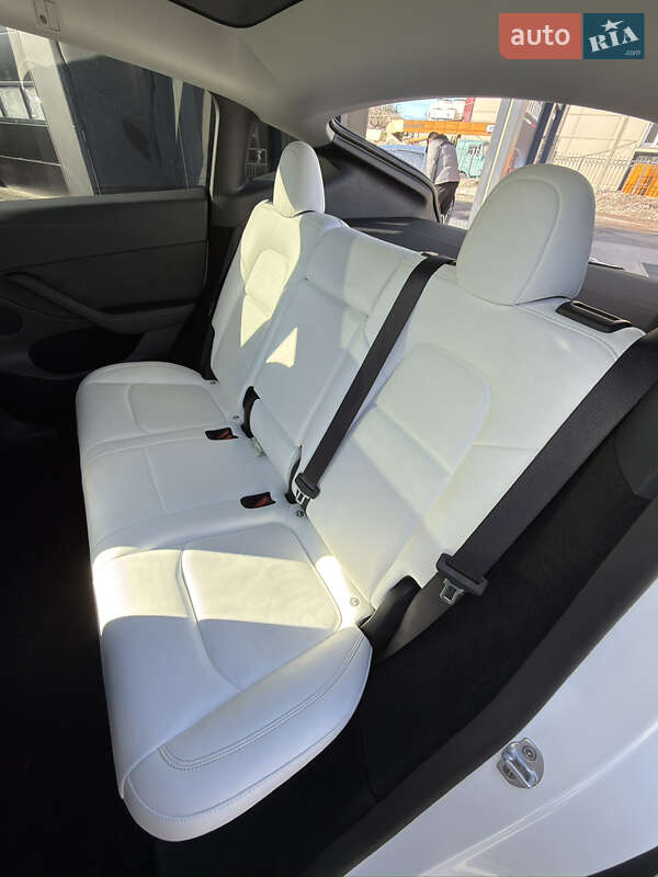 Внедорожник / Кроссовер Tesla Model Y 2023 в Коростене