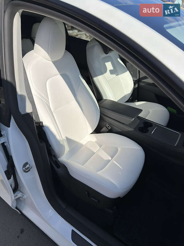 Внедорожник / Кроссовер Tesla Model Y 2023 в Коростене