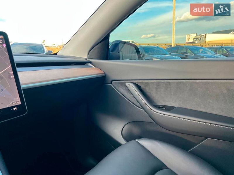 Внедорожник / Кроссовер Tesla Model Y 2020 в Львове