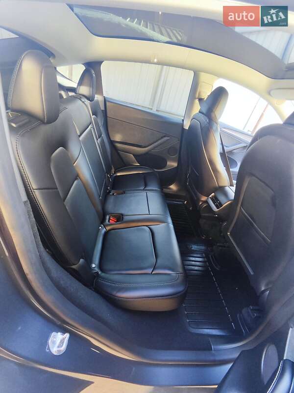 Внедорожник / Кроссовер Tesla Model Y 2023 в Борисполе