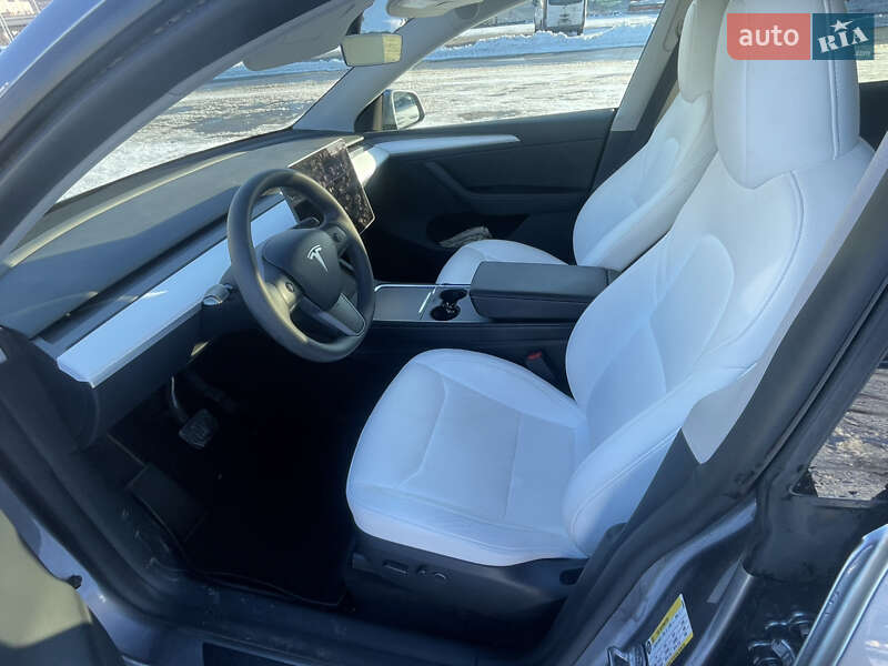 Внедорожник / Кроссовер Tesla Model Y 2024 в Киеве