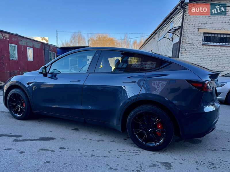 Внедорожник / Кроссовер Tesla Model Y 2023 в Ровно