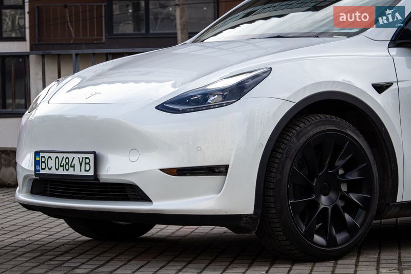 Позашляховик / Кросовер Tesla Model Y 2022 в Львові