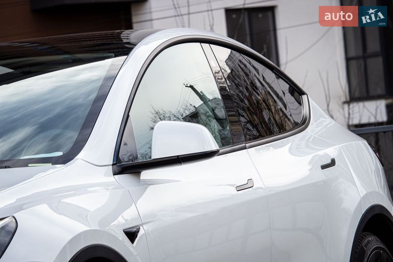 Позашляховик / Кросовер Tesla Model Y 2022 в Львові