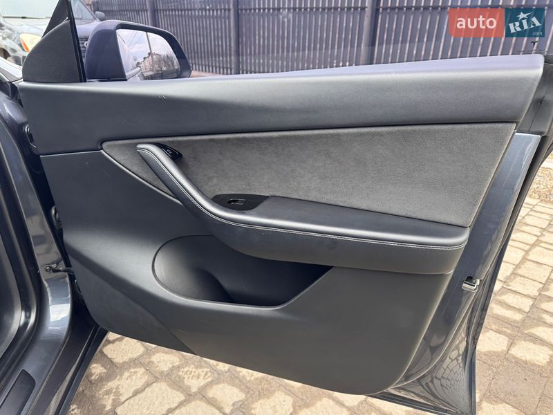 Внедорожник / Кроссовер Tesla Model Y 2020 в Ивано-Франковске