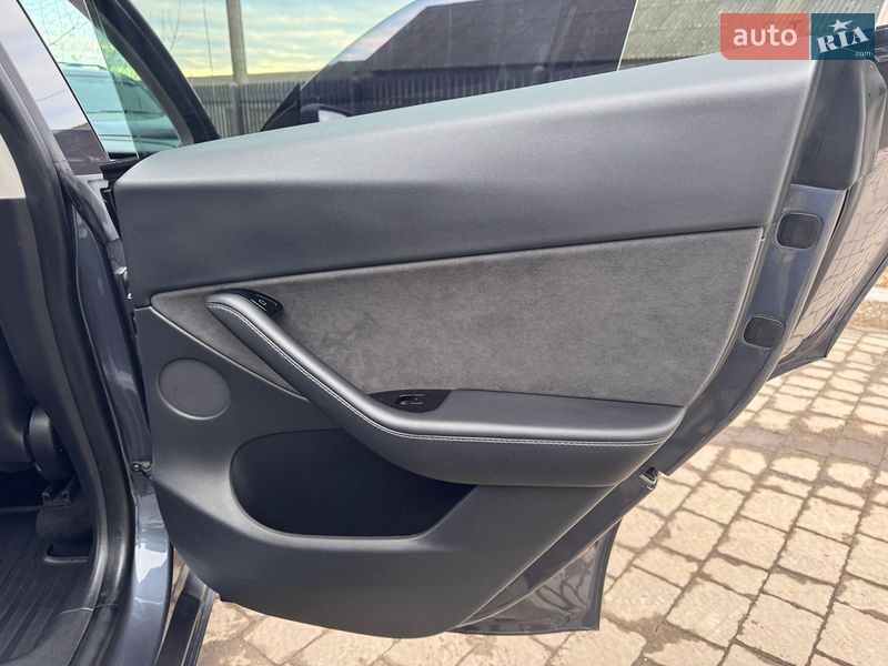 Внедорожник / Кроссовер Tesla Model Y 2020 в Ивано-Франковске