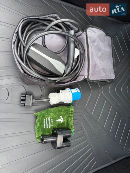 Внедорожник / Кроссовер Tesla Model Y 2020 в Ивано-Франковске