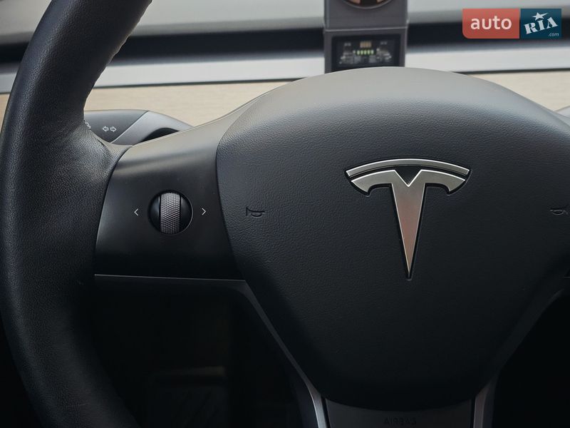 Позашляховик / Кросовер Tesla Model Y 2022 в Києві