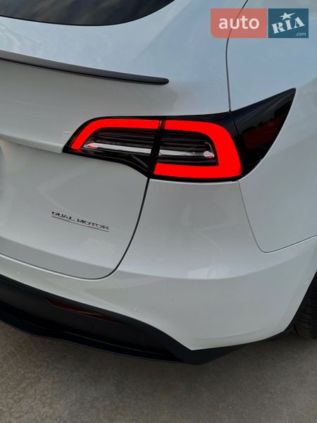 Внедорожник / Кроссовер Tesla Model Y 2022 в Киеве