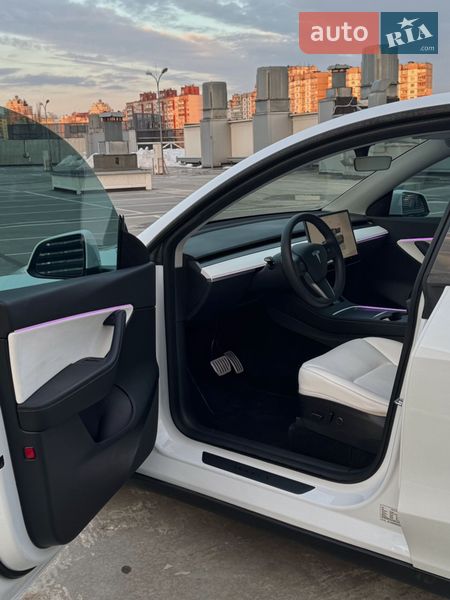 Внедорожник / Кроссовер Tesla Model Y 2022 в Киеве