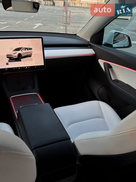 Внедорожник / Кроссовер Tesla Model Y 2022 в Киеве