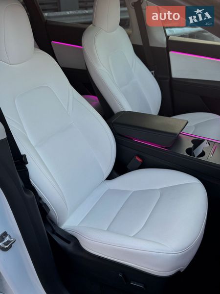 Внедорожник / Кроссовер Tesla Model Y 2022 в Киеве