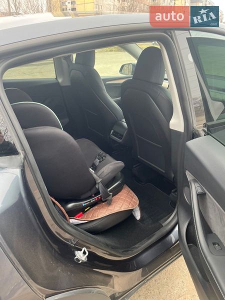 Внедорожник / Кроссовер Tesla Model Y 2024 в Кривом Роге