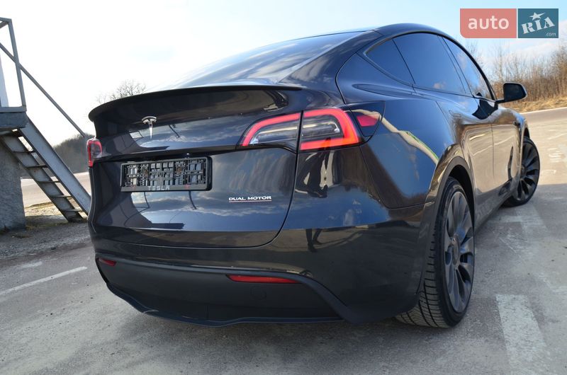 Внедорожник / Кроссовер Tesla Model Y 2024 в Трускавце