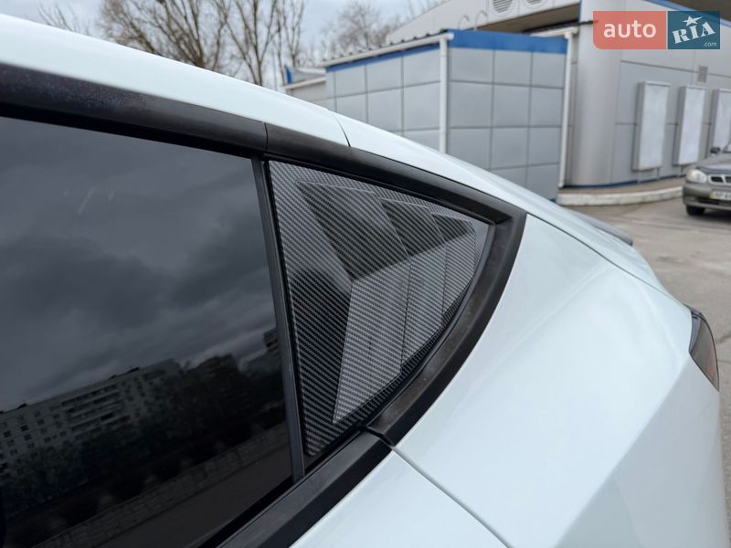 Внедорожник / Кроссовер Tesla Model Y 2021 в Запорожье