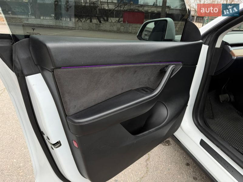 Внедорожник / Кроссовер Tesla Model Y 2021 в Запорожье