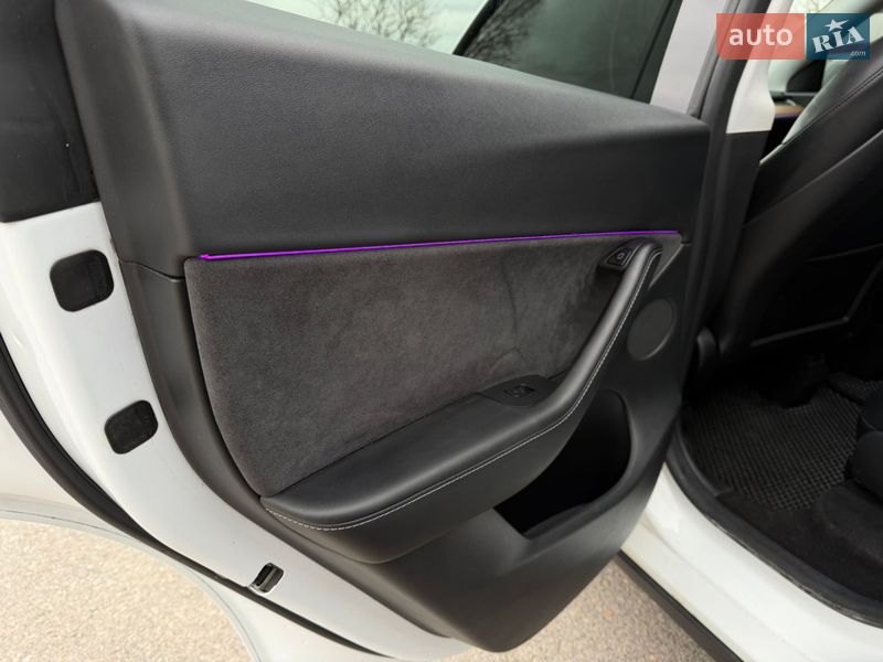 Внедорожник / Кроссовер Tesla Model Y 2021 в Запорожье