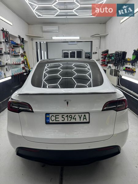 Позашляховик / Кросовер Tesla Model Y 2022 в Чернівцях