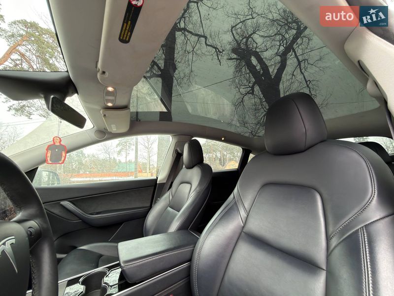 Внедорожник / Кроссовер Tesla Model Y 2021 в Киеве