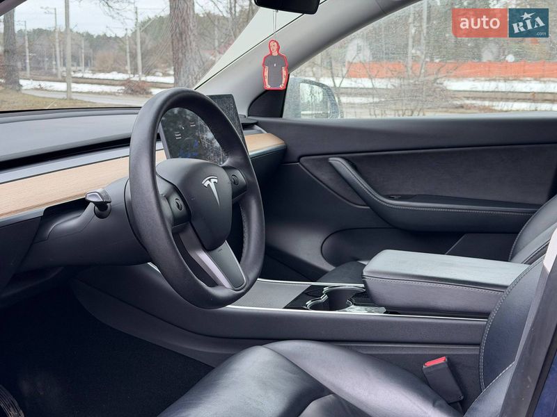 Внедорожник / Кроссовер Tesla Model Y 2021 в Киеве