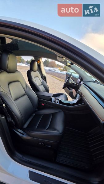 Внедорожник / Кроссовер Tesla Model Y 2020 в Золочеве