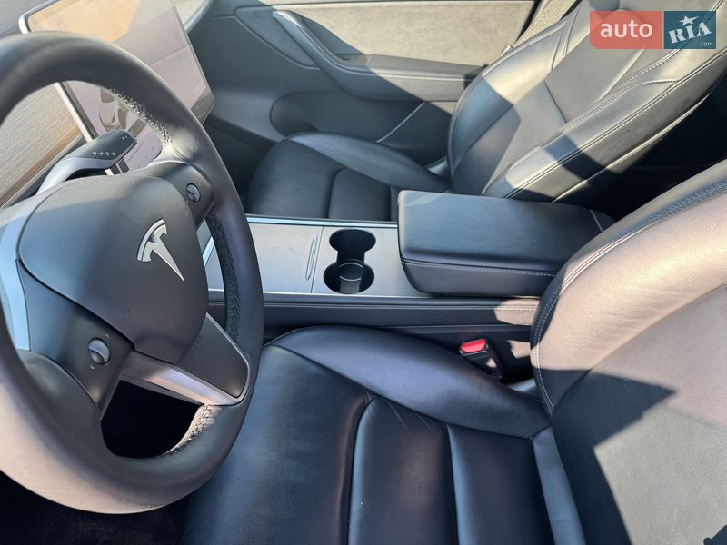 Внедорожник / Кроссовер Tesla Model Y 2021 в Львове