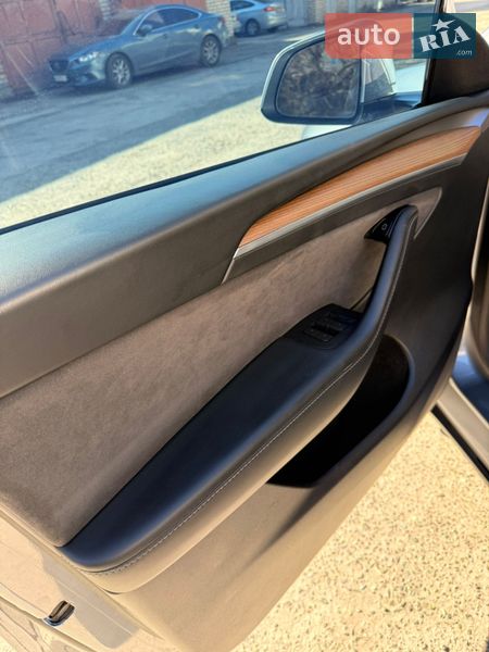 Позашляховик / Кросовер Tesla Model Y 2024 в Дніпрі