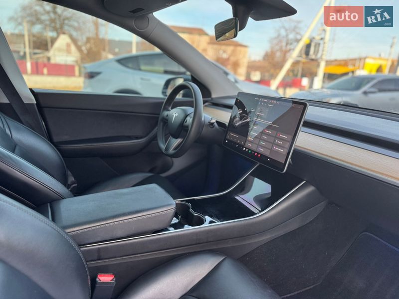 Внедорожник / Кроссовер Tesla Model Y 2020 в Луцке